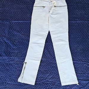 Stylish white Pants with Zipper Details